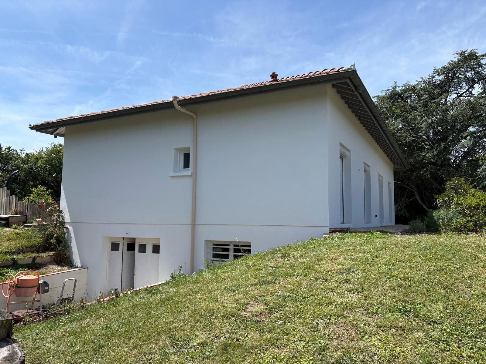 Ravalement de façade à Auriac-sur-Vendinelle – Rénovation extérieure complète